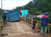 Besi Jembatan Penghubung Kecamatan Digondol Maling