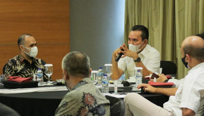 Perjuangkan Hak Tenaga Kerja Lokal