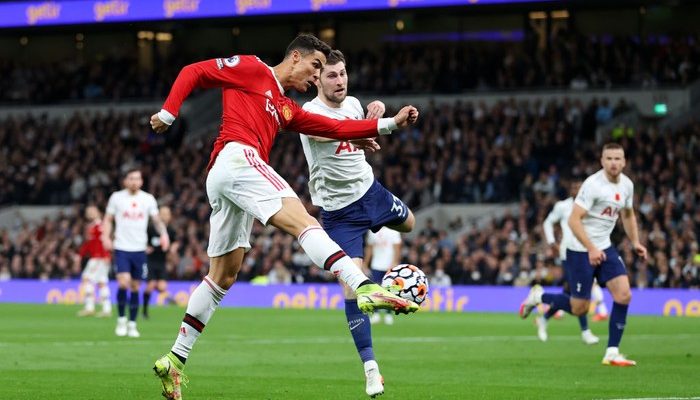 Hattrick Ronaldo Menangkan Manchester United Atas Tottenham dengan Skor 3-2