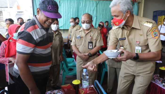 Gubernur Jateng Salurkan Bantuan Industri Kecil Menengah Guna Kendalikan Inflasi 2022