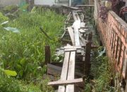 Warga Kemang Agung Palembang Keluhkan Jembatan Yang Rusak