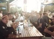 Jalin Sinergitas, Kapolsek Ajak Awak Media Ngopi dan Makan Bareng