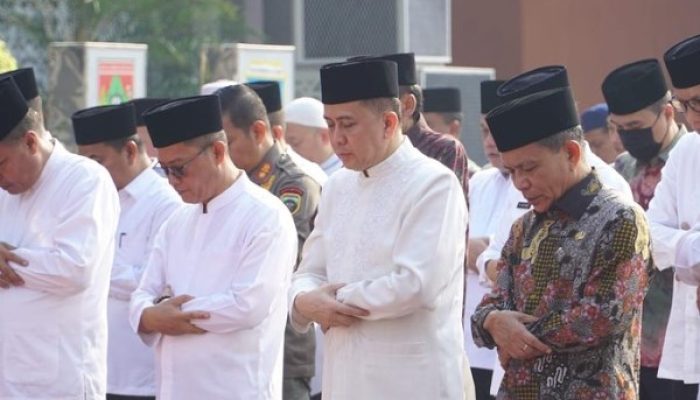 Pemprov Sumsel Gelar Salat Istisqa Bersama di Halaman Kantor Gubernur Sumsel