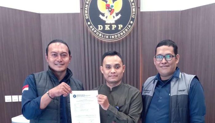 Badan Advokasi Hukum Toha-Rohman Laporkan KPU dan Bawaslu Muba Ke DKPP RI