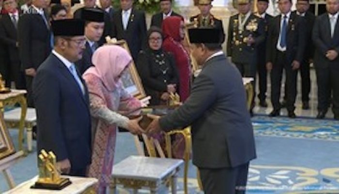 Prabowo Resmi Beri Gelar Pahlawan Nasional untuk Soeharto